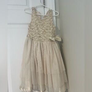 Girls dress